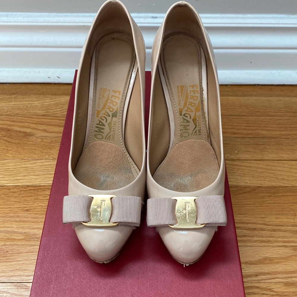 Salvatore Ferragamo Pimpa Ferra (Size 5)